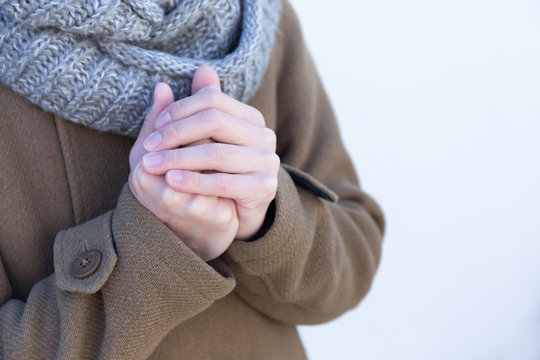 寒くて手が冷たい