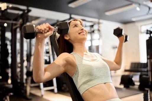 ダンベルフライ